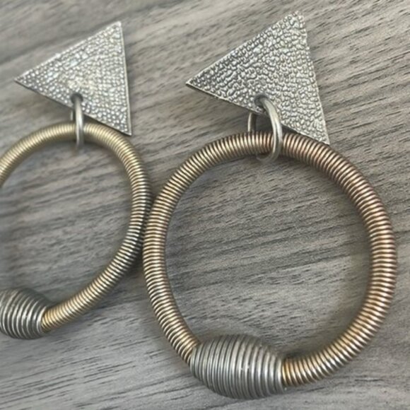 Rare Vintage Modernist Hammered Drop Hoop Artsy Earrings - Picture 3 of 5